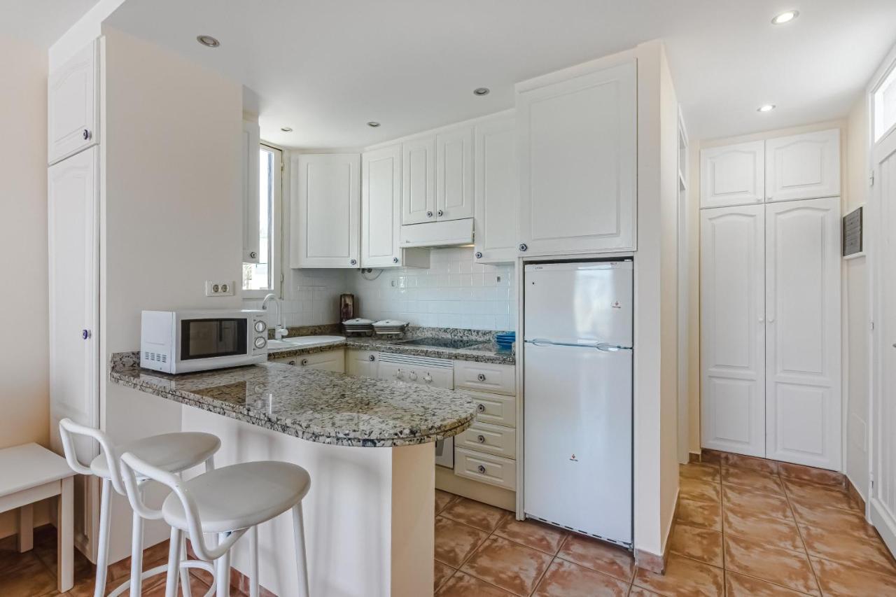 Apartment Apart America - 150 Meters From The Beach, Free Wi-Fi Arona  Ngoại thất bức ảnh