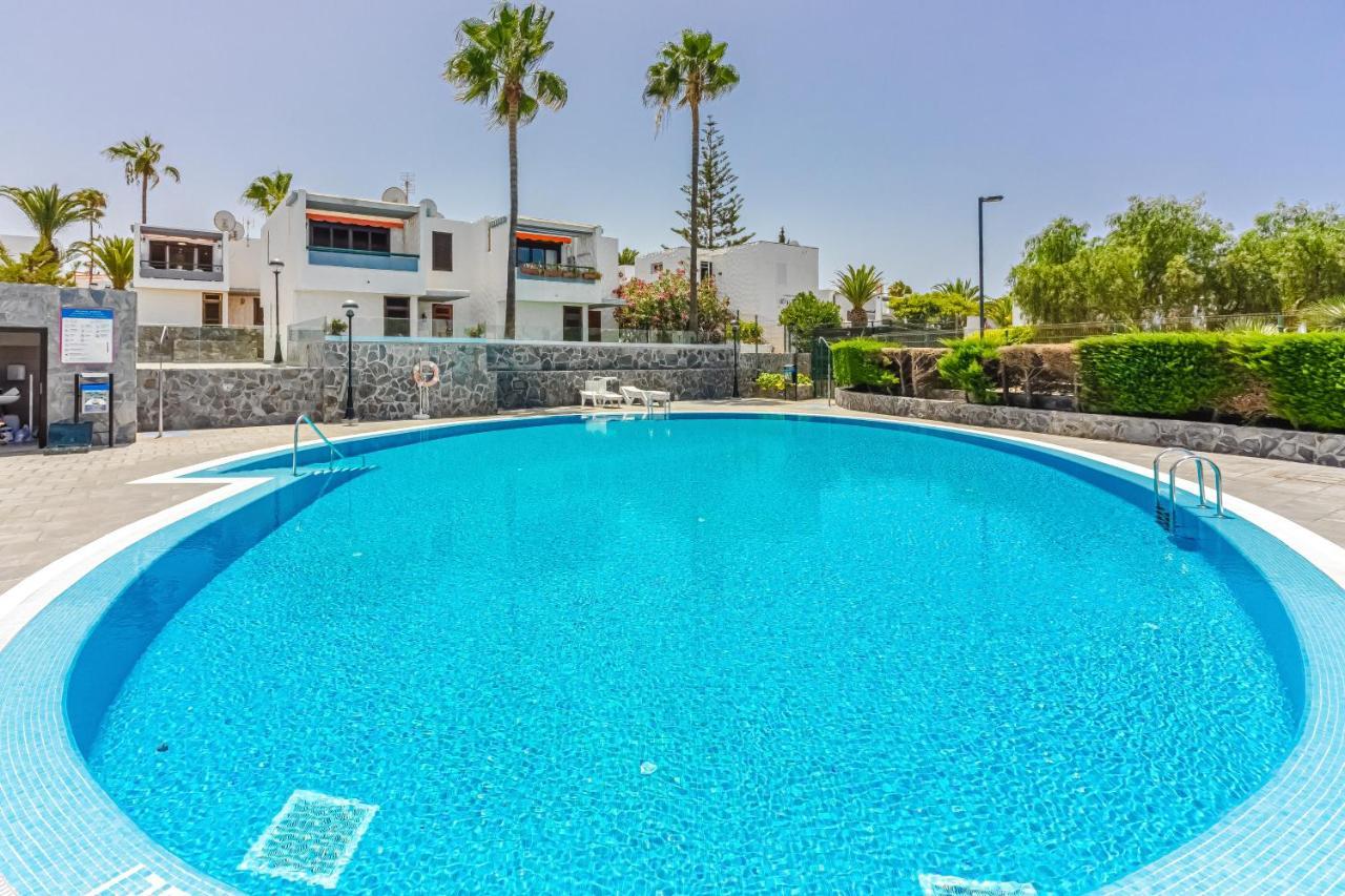 Apartment Apart America - 150 Meters From The Beach, Free Wi-Fi Arona  Ngoại thất bức ảnh