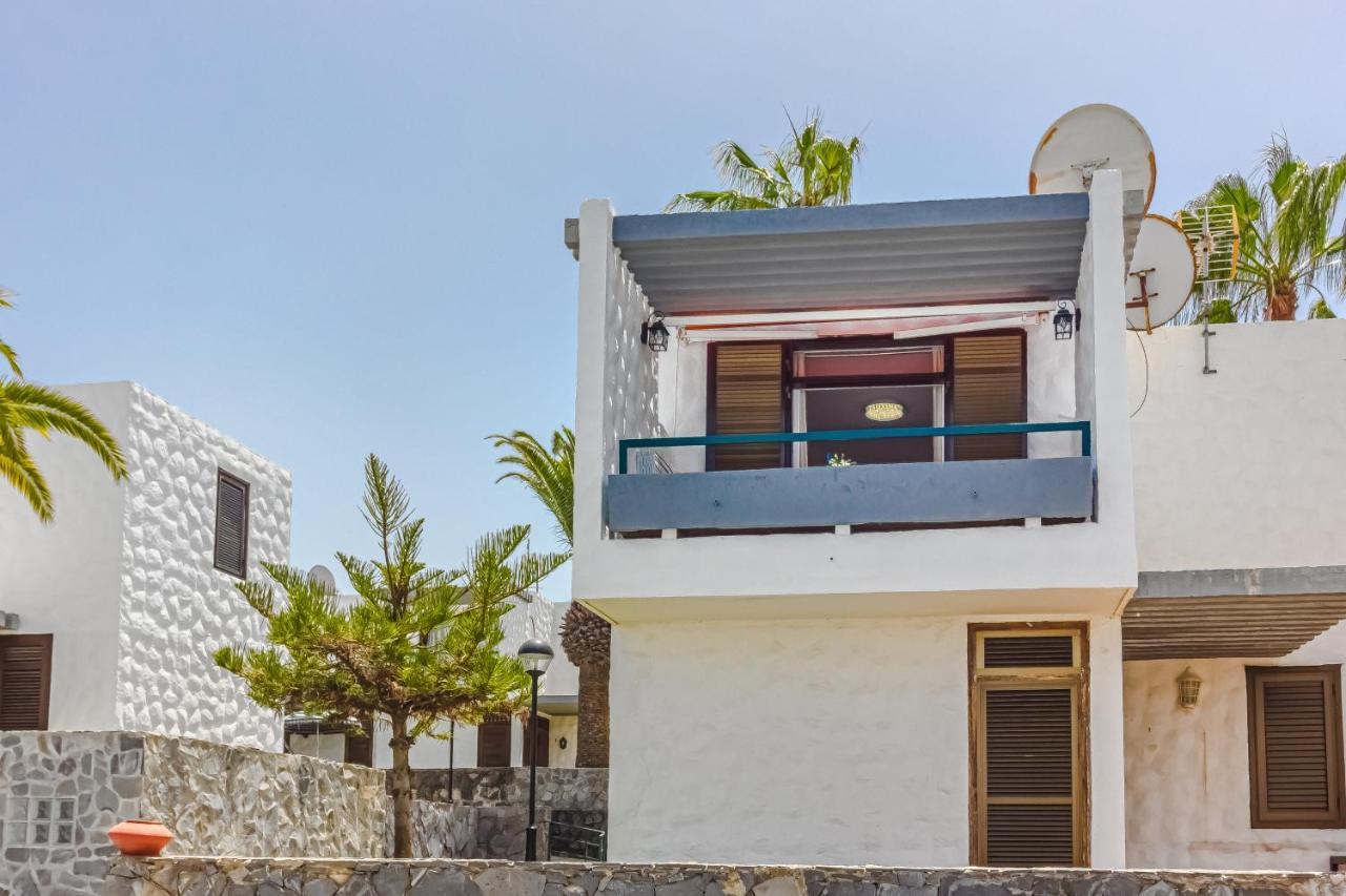 Apartment Apart America - 150 Meters From The Beach, Free Wi-Fi Arona  Ngoại thất bức ảnh