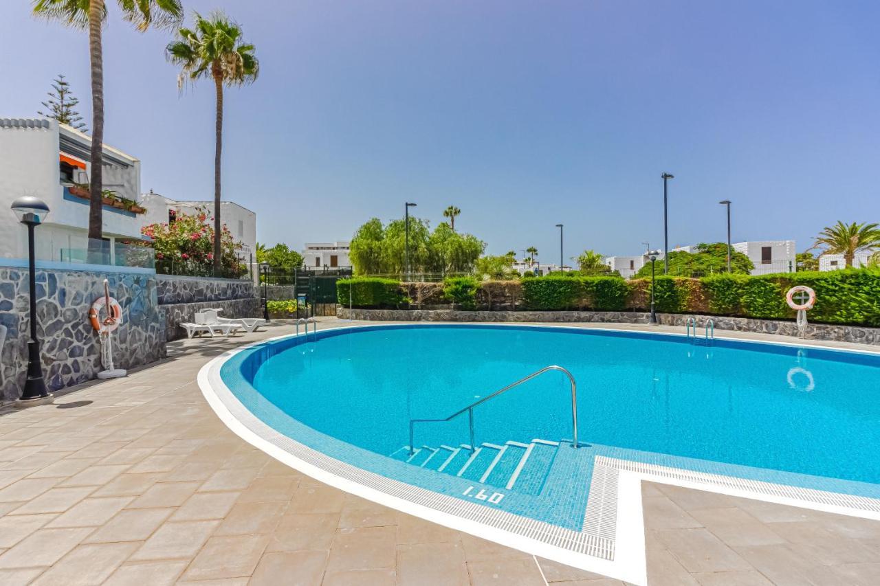 Apartment Apart America - 150 Meters From The Beach, Free Wi-Fi Arona  Ngoại thất bức ảnh