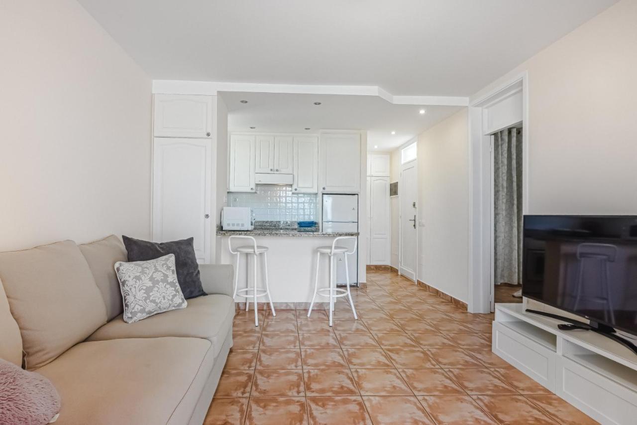 Apartment Apart America - 150 Meters From The Beach, Free Wi-Fi Arona  Ngoại thất bức ảnh
