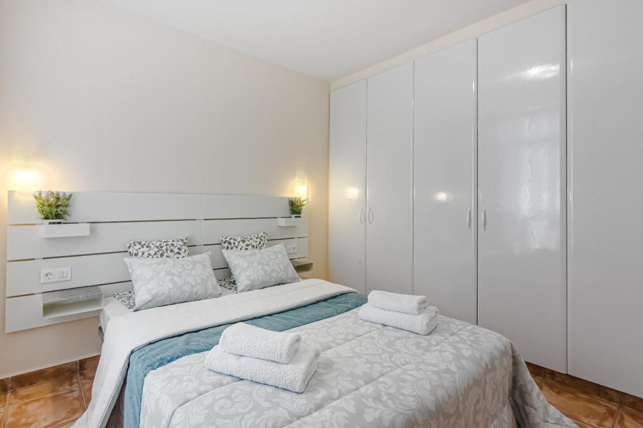 Apartment Apart America - 150 Meters From The Beach, Free Wi-Fi Arona  Ngoại thất bức ảnh